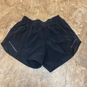 Lululemon Low-rise hotty hot shorts, Black, Size 2